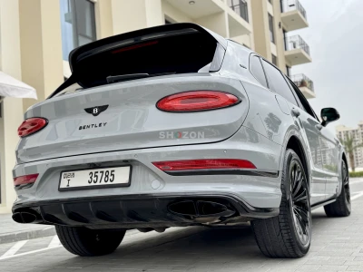 FIRST EDITION, GCC, V8 Bentley Bentayga in Excellent Condition