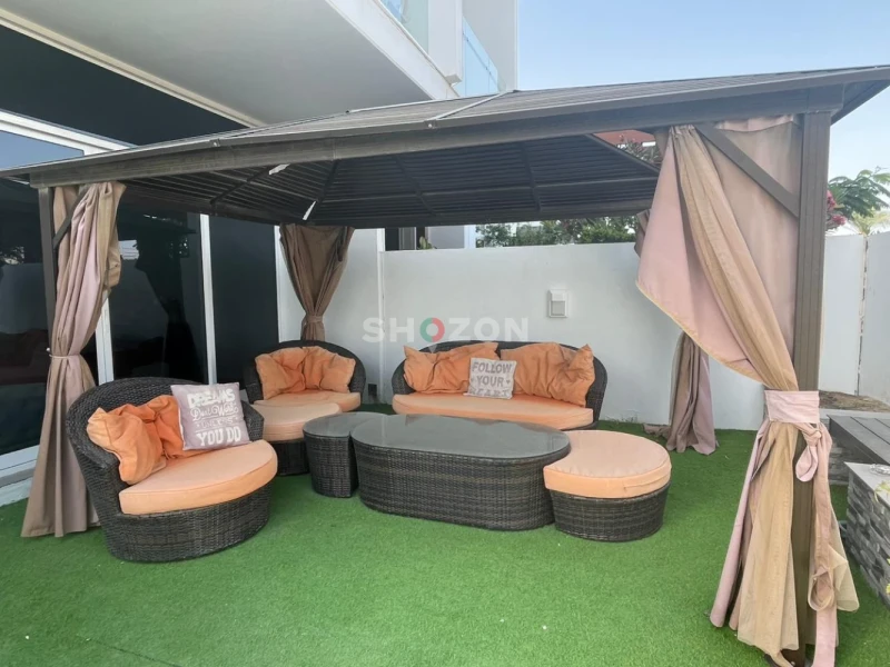 garden furniture 