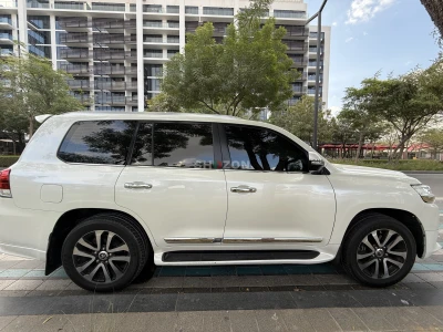 Toyota Land Cruiser VXR V8 5.7 GRAND TOURING S
