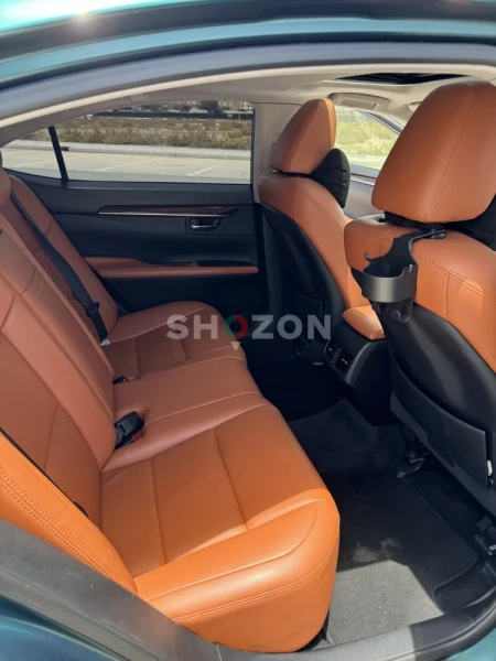 Lexus ES350 2015 model GREEN