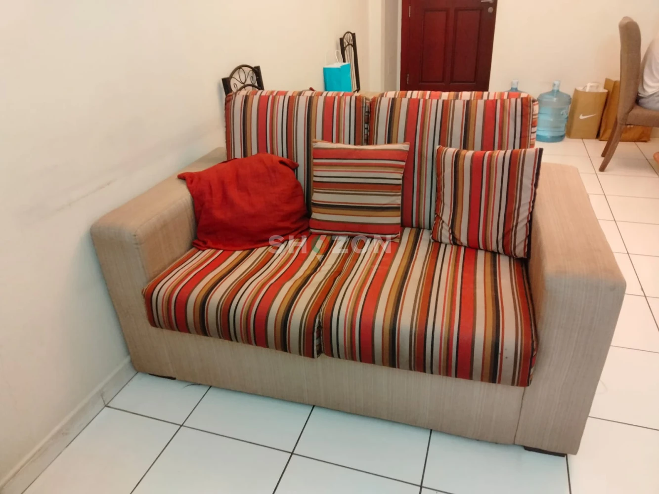 Used sofa for sale in Satwa 