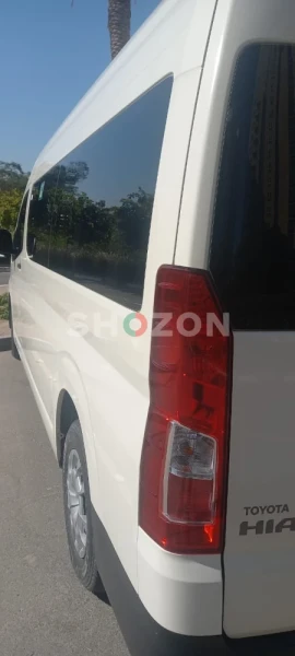 TOYOTA HIACE 