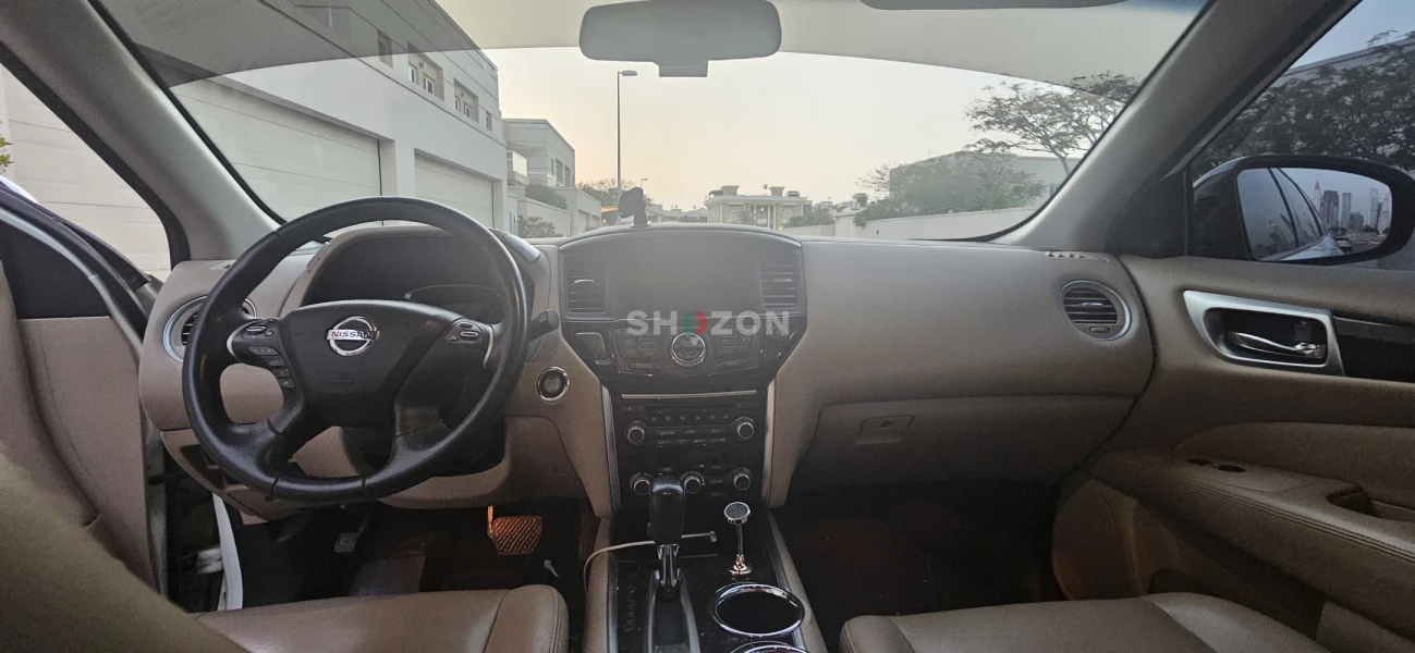 Nissan Pathfinder 2017 for sale in jumeirah 