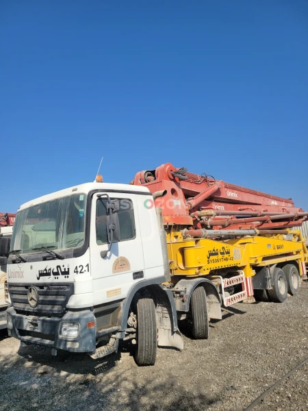 concrete pump truck