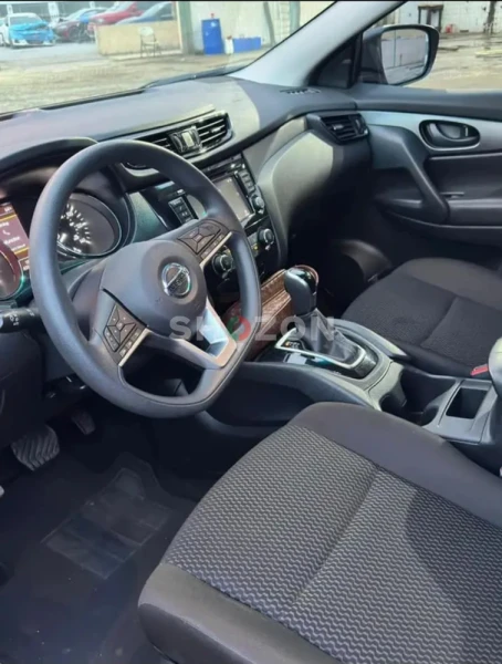 Nissan Rogue 