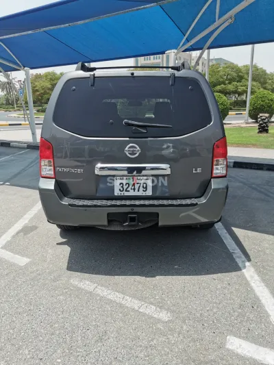 Nissan Pathfinder LE for Sale