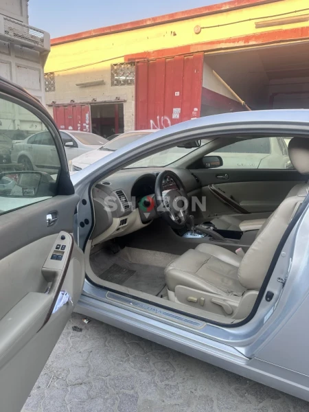 nissan altima coupe