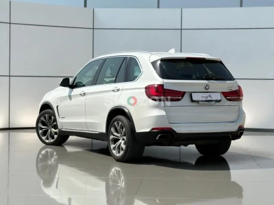 BMW X5 xDRIVE50i 4.4L V8 A/T | 2015 | GCC SPECS | Full Option
