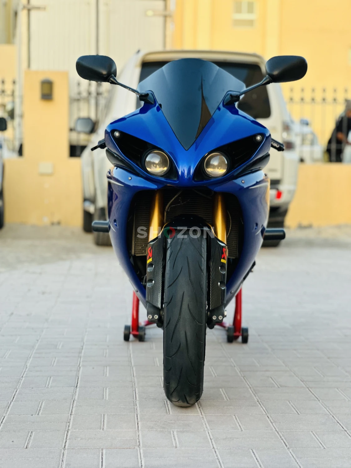 Yamaha r1 