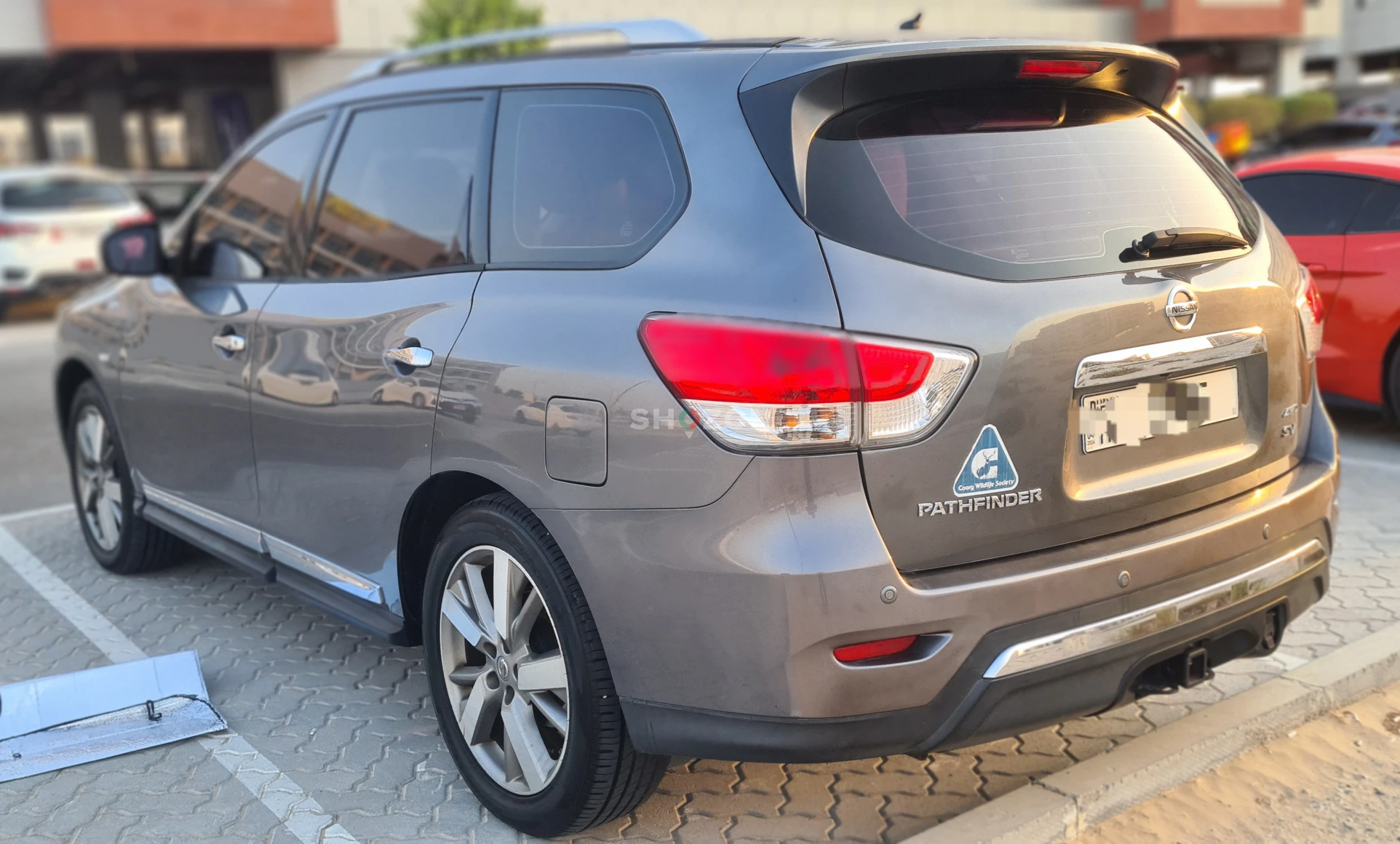 Well-Maintained Nissan Pathfinder SUV in Excellent Condition