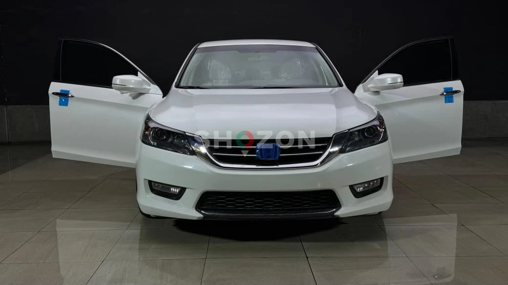 Well-Maintained White Honda Accord Hybrid with Modern Features