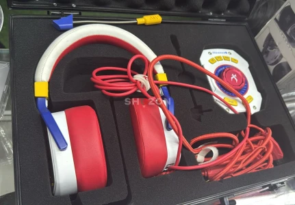 🎧 *XIBERIA Professional Gaming Headset – For True Gamers!* 🎮   High-performance gaming headset with a premium hard case!