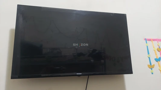 32 Inches Smart TV