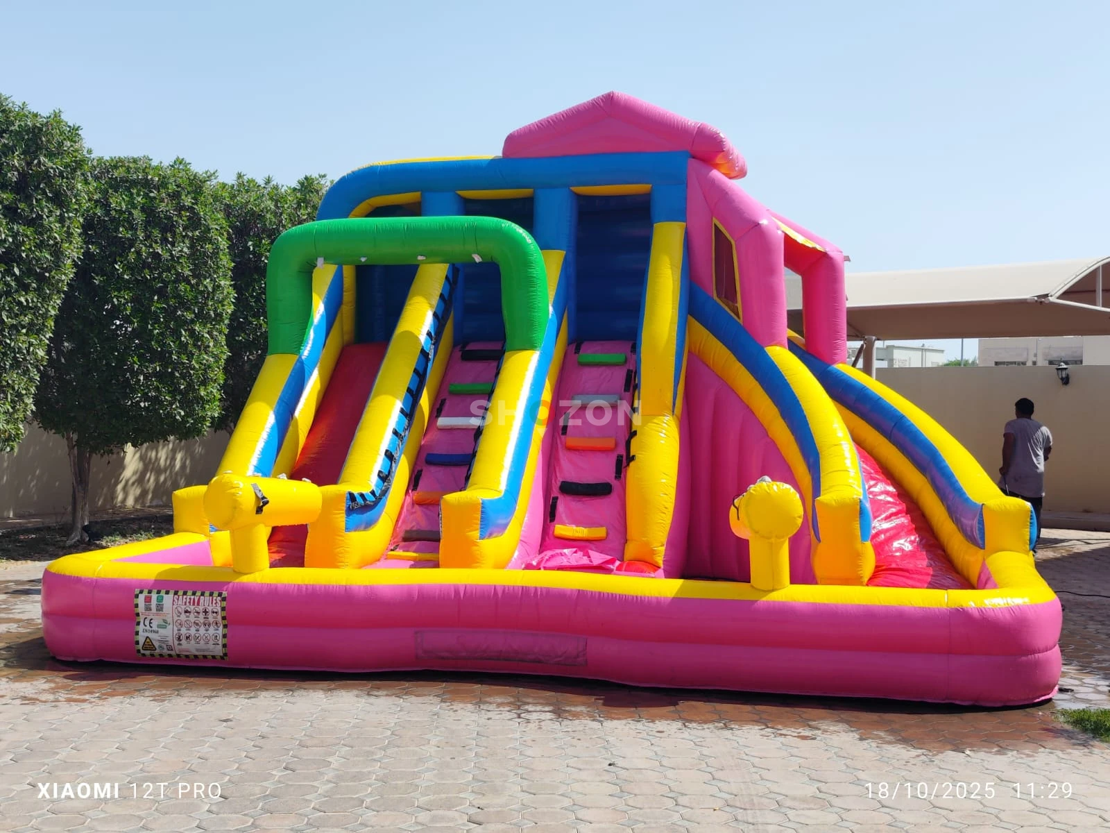 bounce castle 