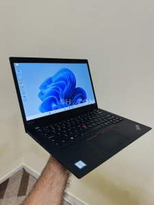 Lenovo Laptop Thinkpad X390 i7 (Touchscreen)