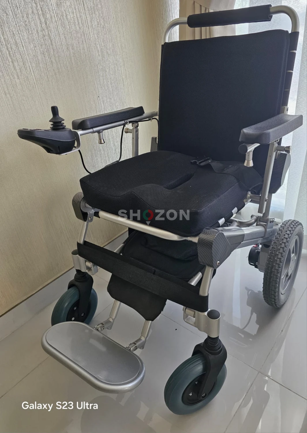 Electric wheel chair 