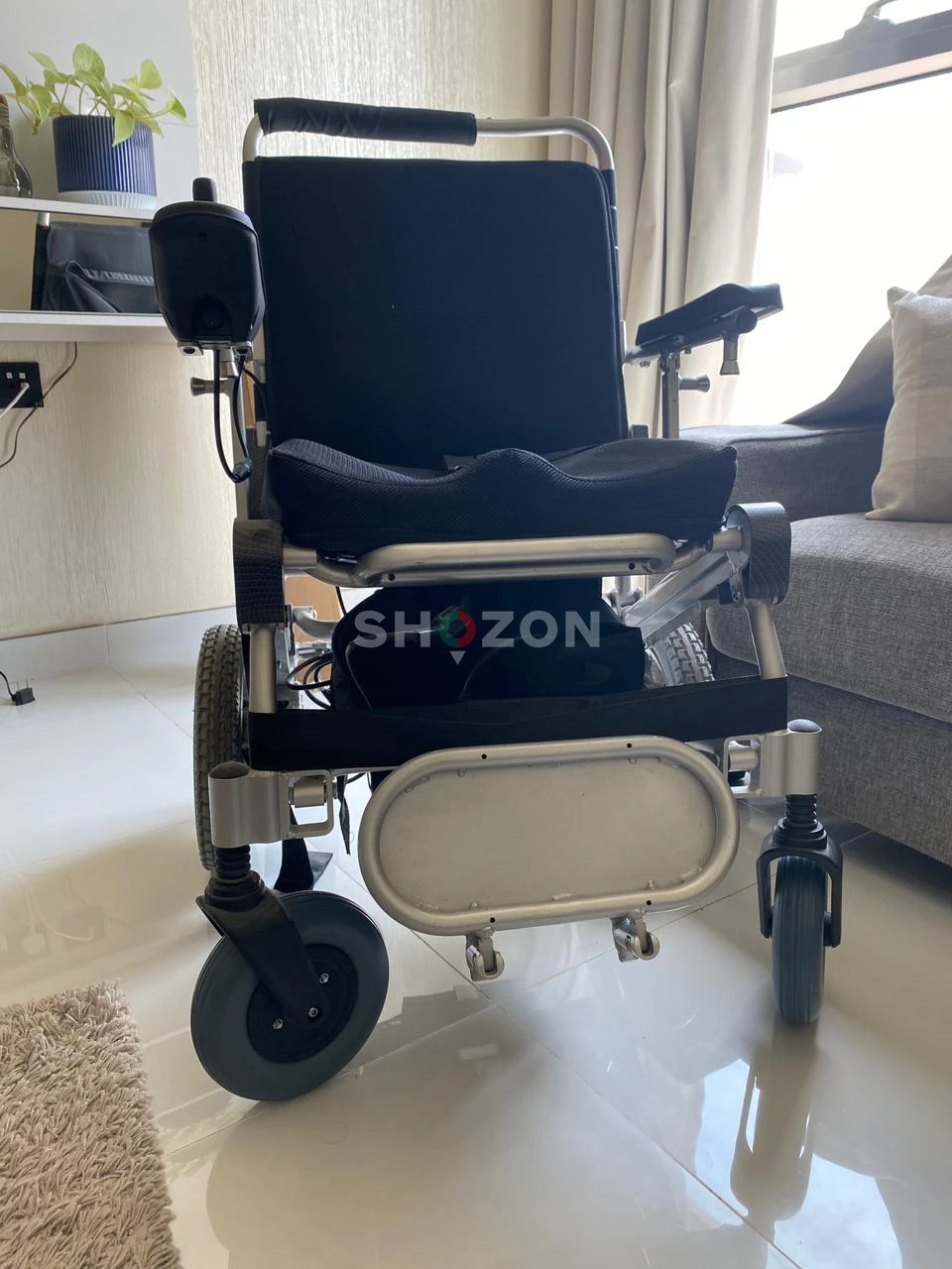 Electric wheel chair 