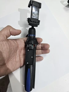 Tripod Stand for Smartphones – Perfect for Vlogging!