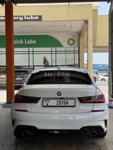 BMW 3-Series Elegant White Sedan in Excellent Condition