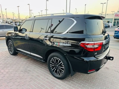Black Nissan Patrol V8 SUV in Excellent Condition