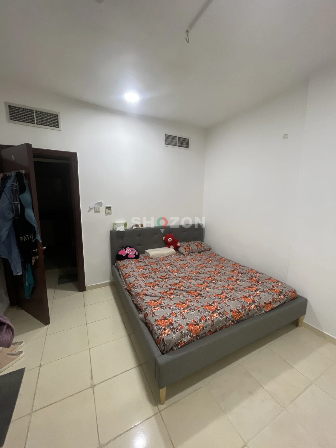 famaliy flat room available for working lady indian , nepaly