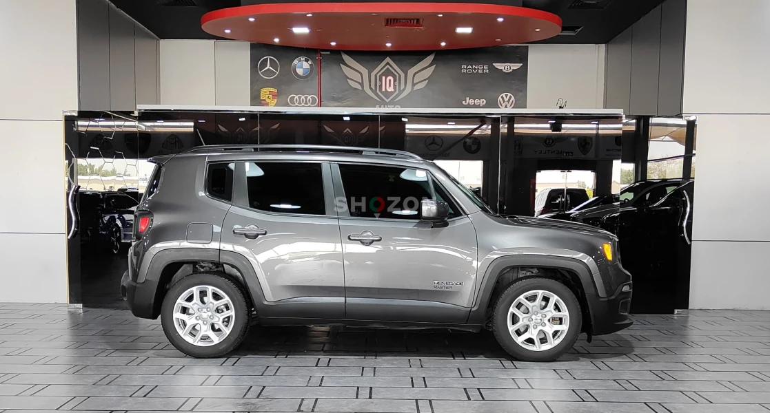 AED 900 P.M | 2017 JEEP RENEGADE MASTER LONGITUDE | UNDER WARRANTY | GCC | FULL PANORAMIC VIEW