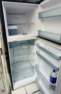 Hitachi Inverter Top-Mount Refrigerator – Stainless Steel – Excellent Condition