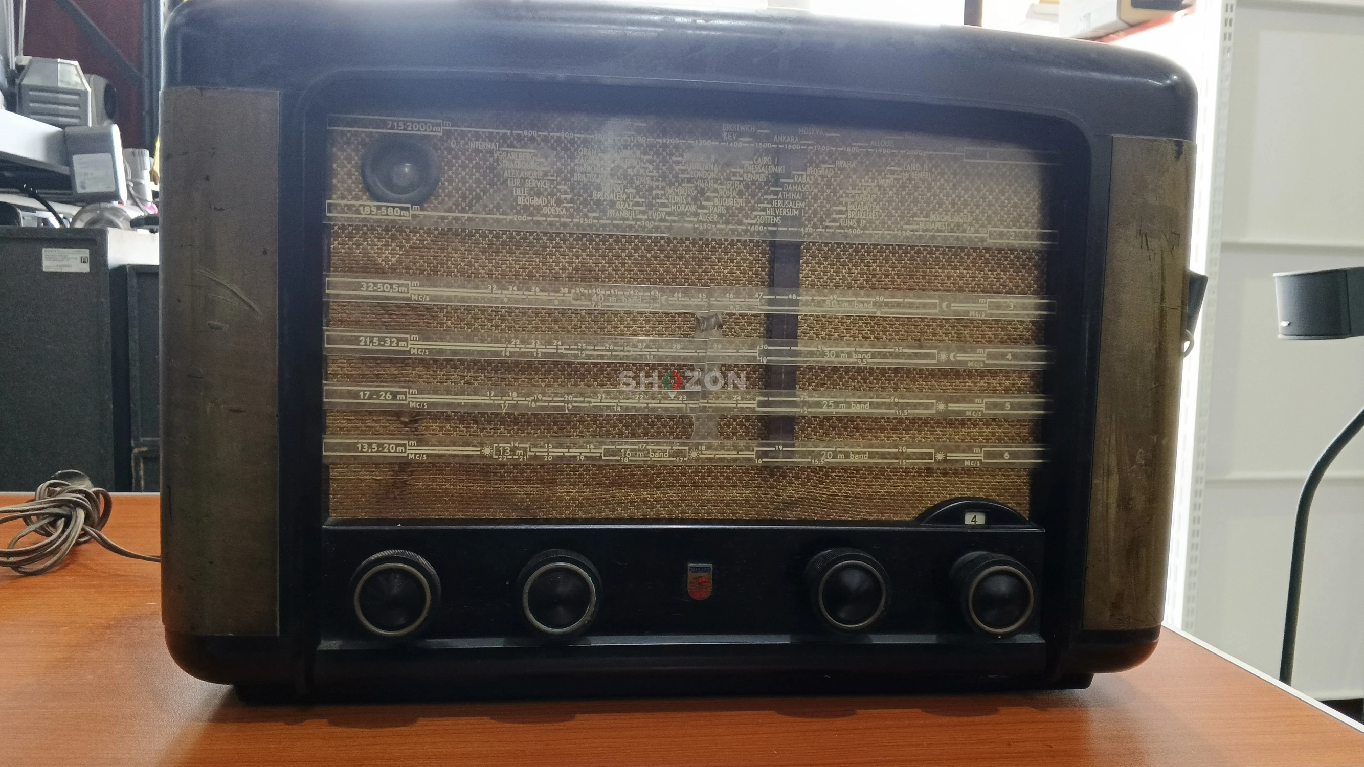 Vintage Philps BX490ATube Radio -year 1949 – Classic Design