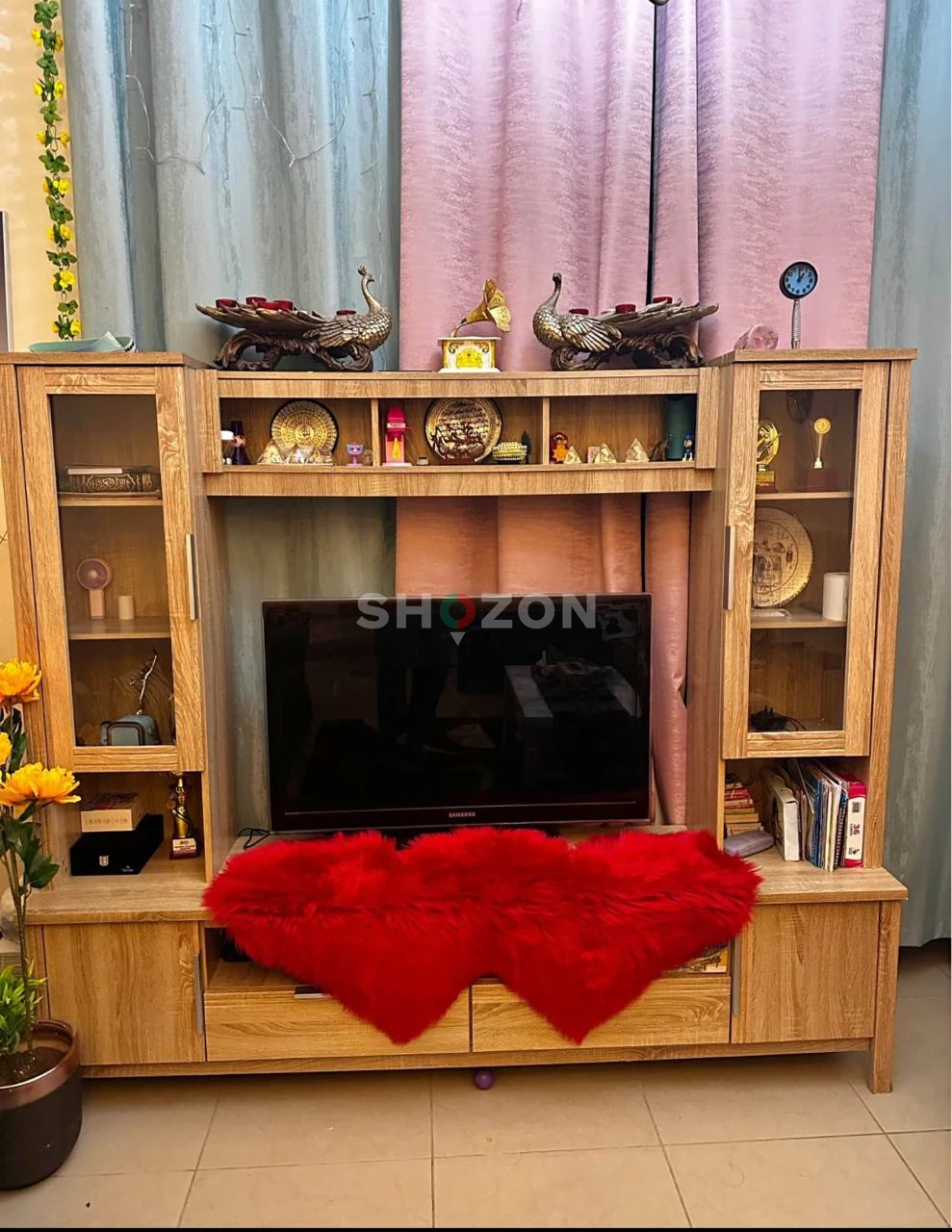 Elegant Wooden TV Entertainment Unit with Display Cabinets – Like New