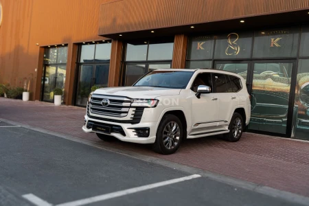 2024 Toyota Land Cruiser VXR | GCC Specs | Super Clean | Low Mileage
