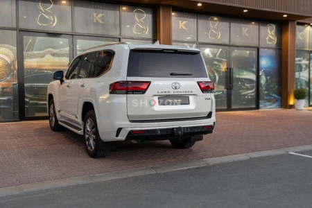 2024 Toyota Land Cruiser VXR | GCC Specs | Super Clean | Low Mileage