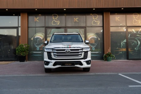 2024 Toyota Land Cruiser VXR | GCC Specs | Super Clean | Low Mileage