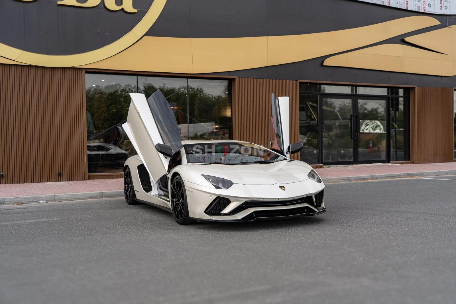 2017 Lamborghini Aventador S | GCC Specs | Super Clean and Low Mileage