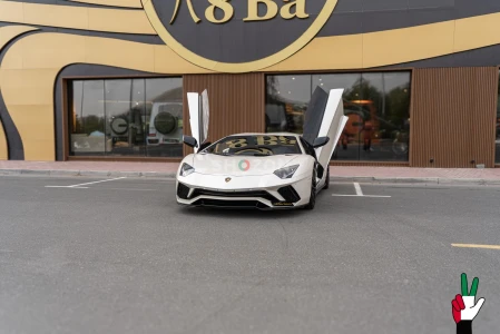 2017 Lamborghini Aventador S | GCC Specs | Super Clean and Low Mileage