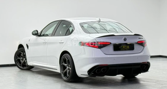 2020 Alfa Romeo Giulia ,Gargash Warranty+Service Contract+Full Service History ,GCC