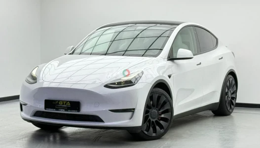 2023 Tesla Model Y Performance, 2027 Tesla Warranty, Full Tesla Service History, Very Low Km, GCC