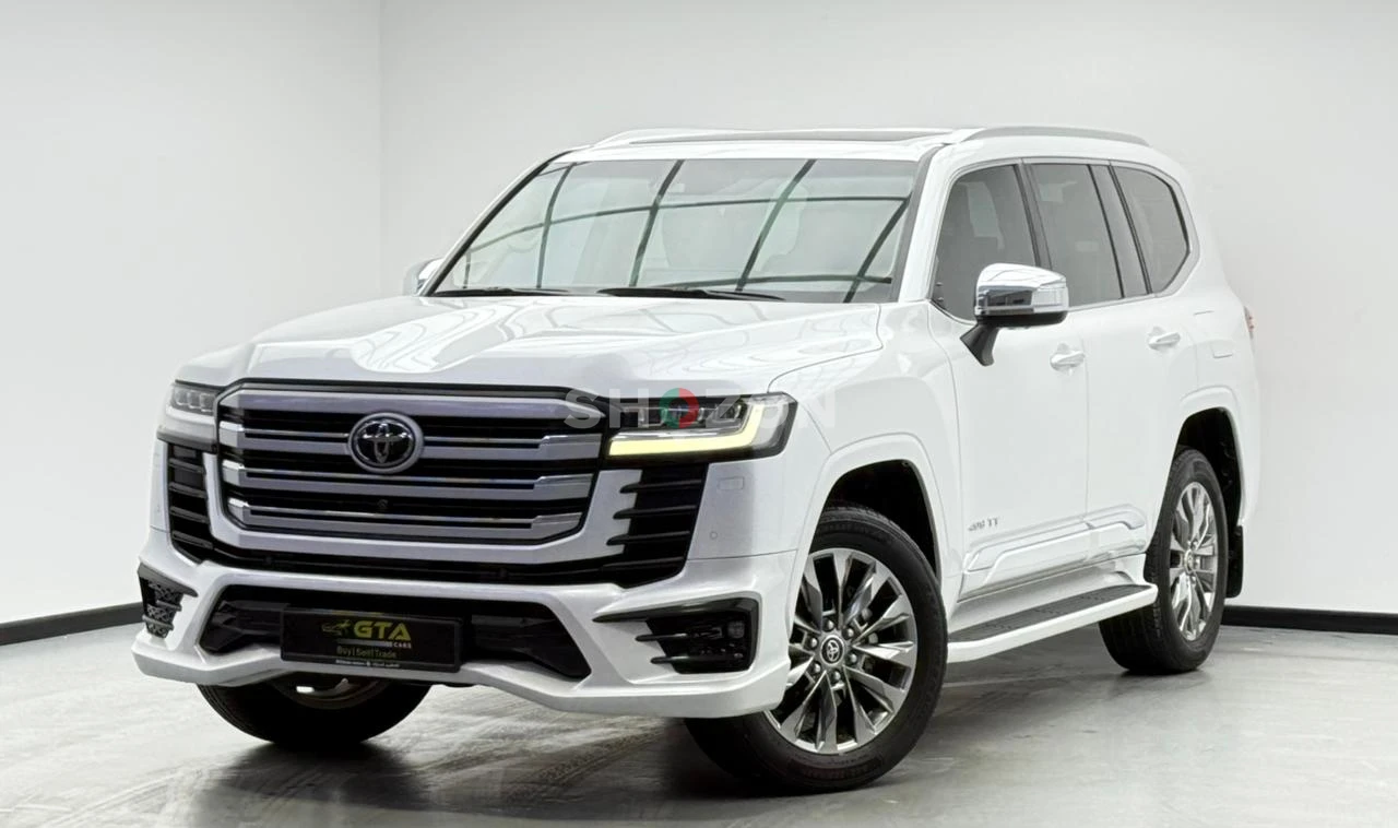 2024 Toyota Land Cruiser VXR, Feb/2027 Toyota Warranty, Feb/2028 Toyota Service Contract, FSH, GCC
