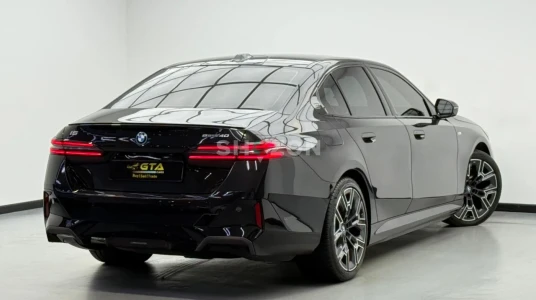 2024 BMW i5 eDrive40 M Sport Pro,AGMC Warranty+Service Contract+Full Service History ,Excellent Condition , GCC