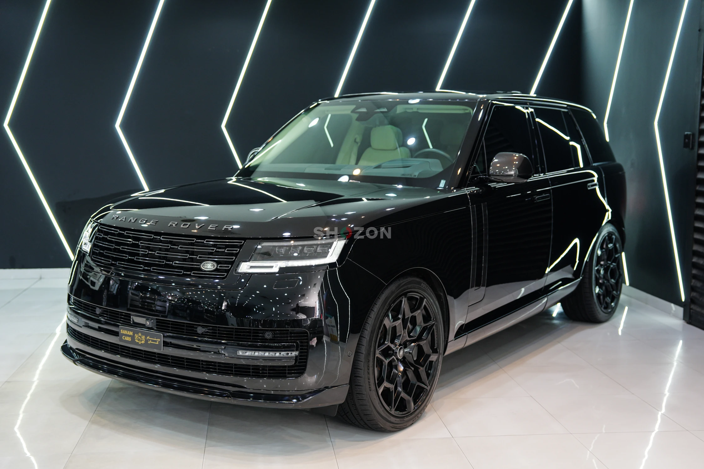 2024 Range Rover Vogue HSE P530, Carbon Fiber Trim, Rear Entertainment Display, Dealer Warranty!!