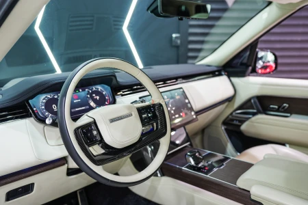 2024 Range Rover Vogue HSE P530, Carbon Fiber Trim, Rear Entertainment Display, Dealer Warranty!!