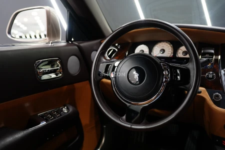 2016 Rolls-Royce Wraith, Upper Two-Tone, Starlight Headliner, GCC Spec!!