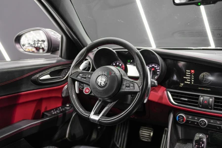 2018 Alfa Romeo Giulia Quadrifoglio, Carbon Trim, Harman/Kardon Audio, Sport Package, GCC Specs!!