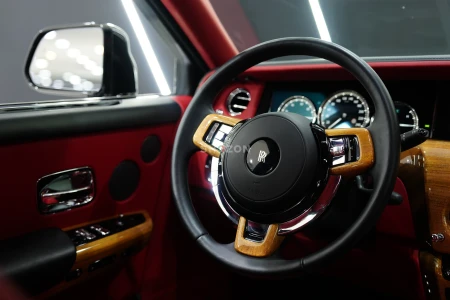 2018 Rolls-Royce Phantom VIII, Rear Entertainment, Starlight Headliner, Very Low KM, GCC Specs!!