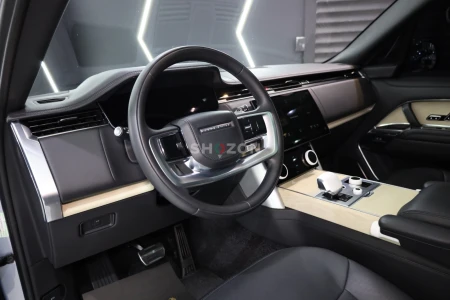 2023 Range Rover Vogue SV, Rear Entertainment Display, Dealer Warranty!!