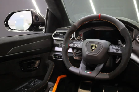 2024 lamborghini Urus Performante, Full Carbon Pack, Individual Rear Seat w/ Entertainment, Akrapovic Exhaust, Dealer Warranty + Service!!