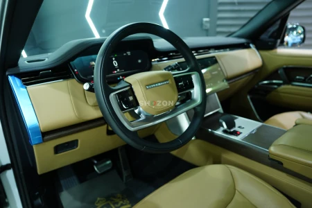 2025 Range Rover Vogue P400 SE LWB, 7-Seater, Deployable Side Steps, Panoramic Roof!!