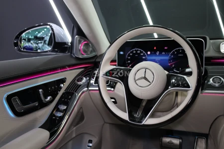 2024 Mercedes-Maybach S680, Two-Tone, Executive Rear Seat Package, Gargash Warranty + Service!!