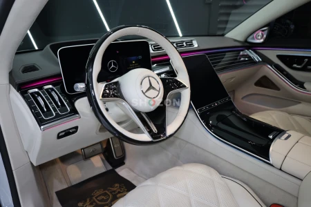 2024 Mercedes-Maybach S680, Two-Tone, Executive Rear Seat Package, Gargash Warranty + Service!!