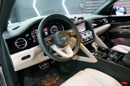 2024 Bentayga S, V8, Blackline, Touring Spec, Bang N Olufsen, Dynamic Ride, Dealer Warr + Serv!!
