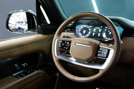 2024 Range Rover Vogue HSE P400, Meridian 3D Audio, Panoramic Roof, Al Tayer Warr + Serv!!